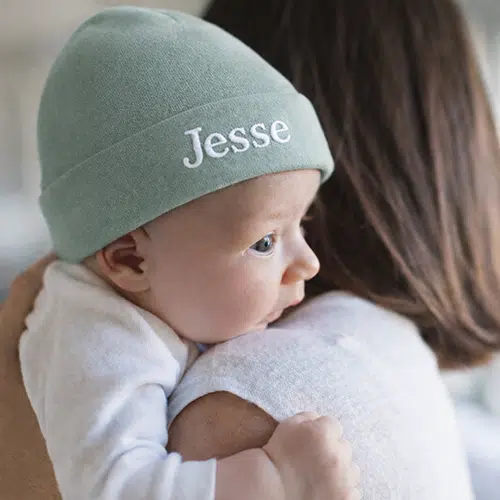 babymutsje met naam
